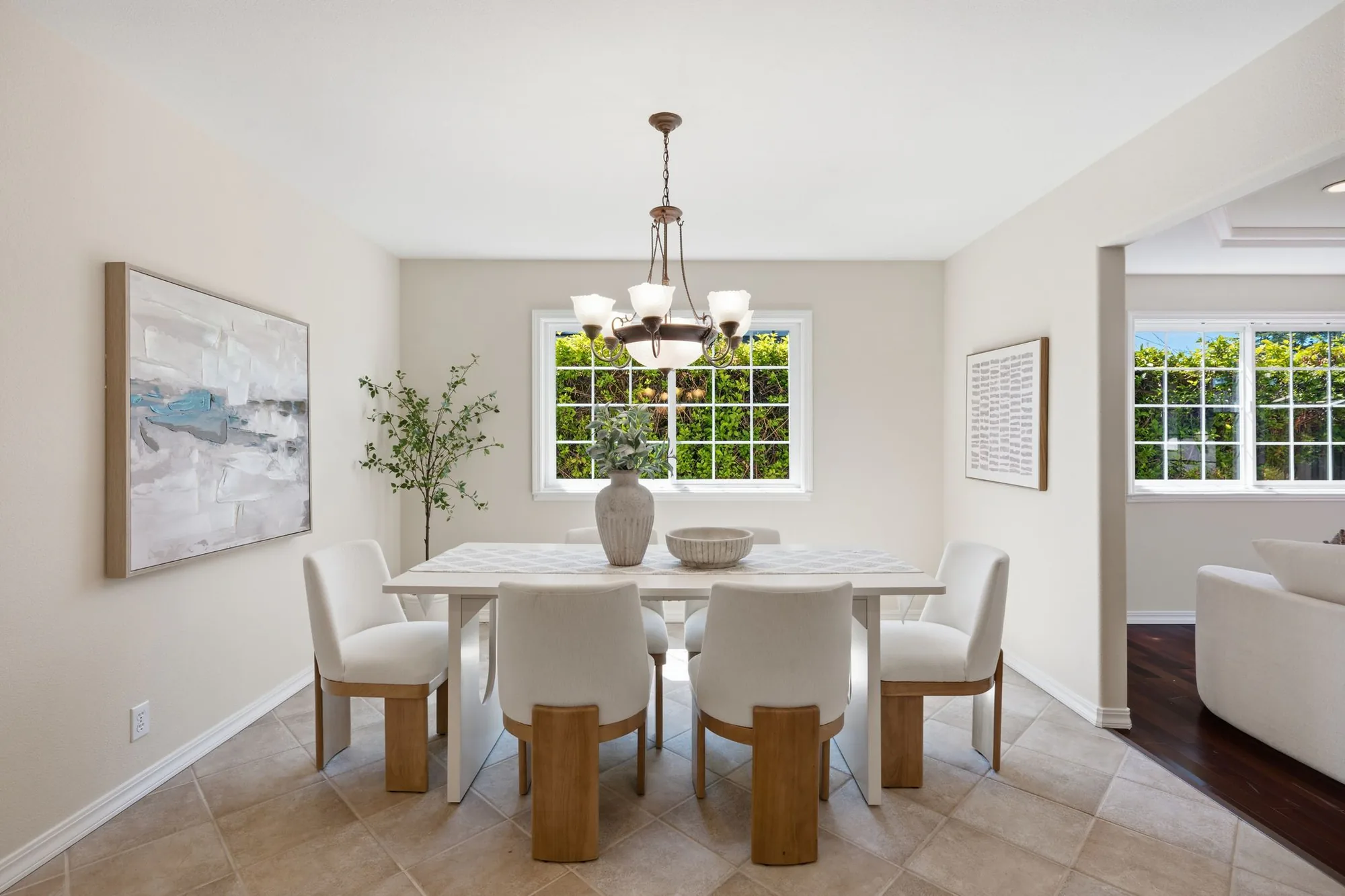 The dining room at 567 Yurok Circle